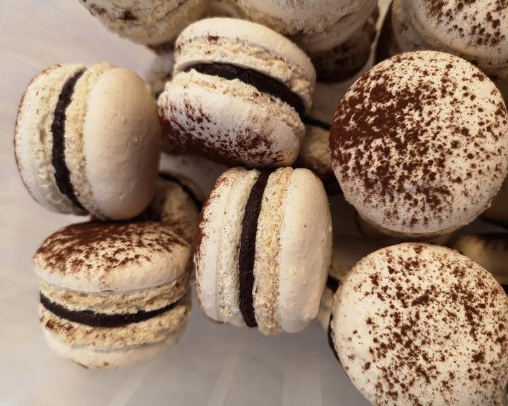 Sweet Vanilla Macarons